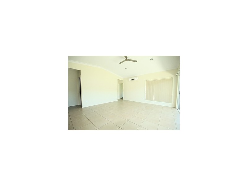 83 Village Cct, Eimeo QLD 4740