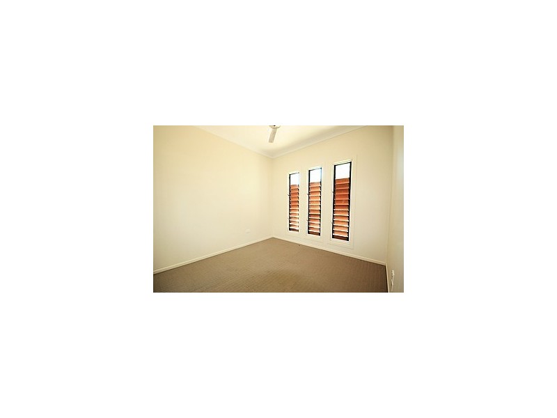 83 Village Cct, Eimeo QLD 4740