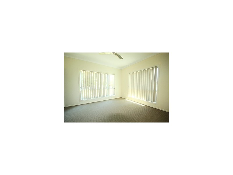 83 Village Cct, Eimeo QLD 4740