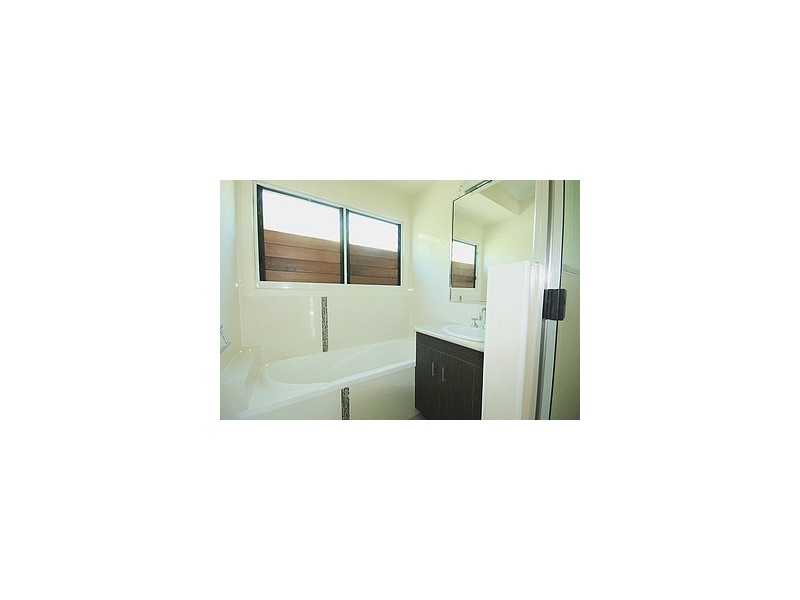 83 Village Cct, Eimeo QLD 4740