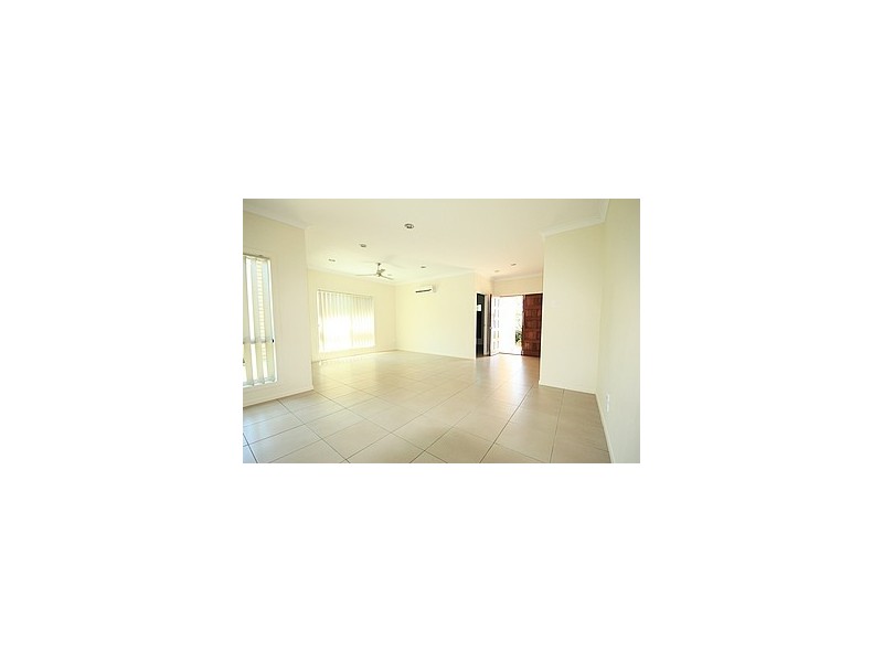 83 Village Cct, Eimeo QLD 4740