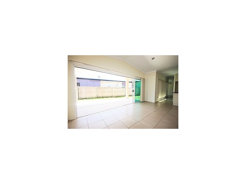 83 Village Cct, Eimeo QLD 4740