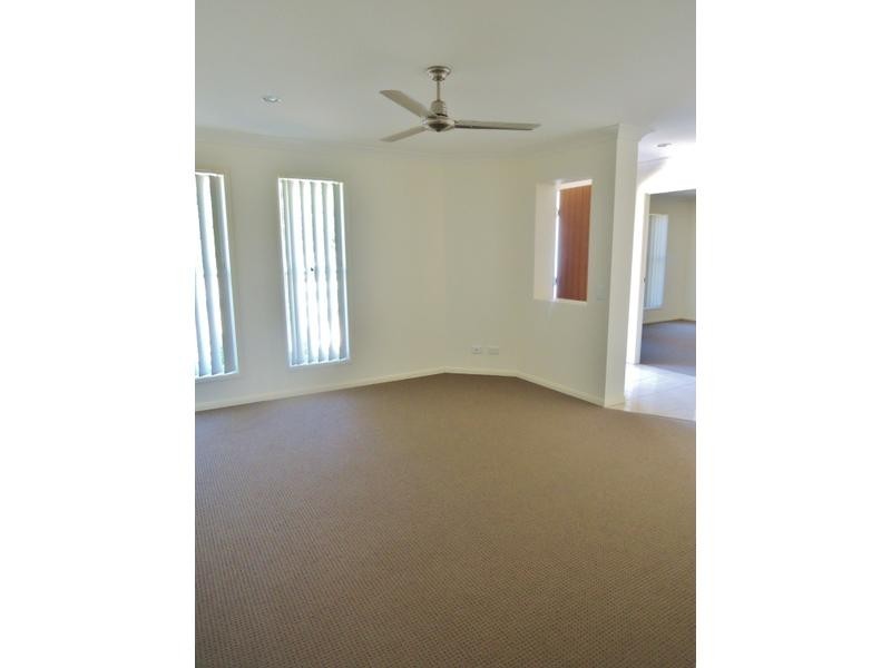 20 Newport Parade, Blacks Beach QLD 4740