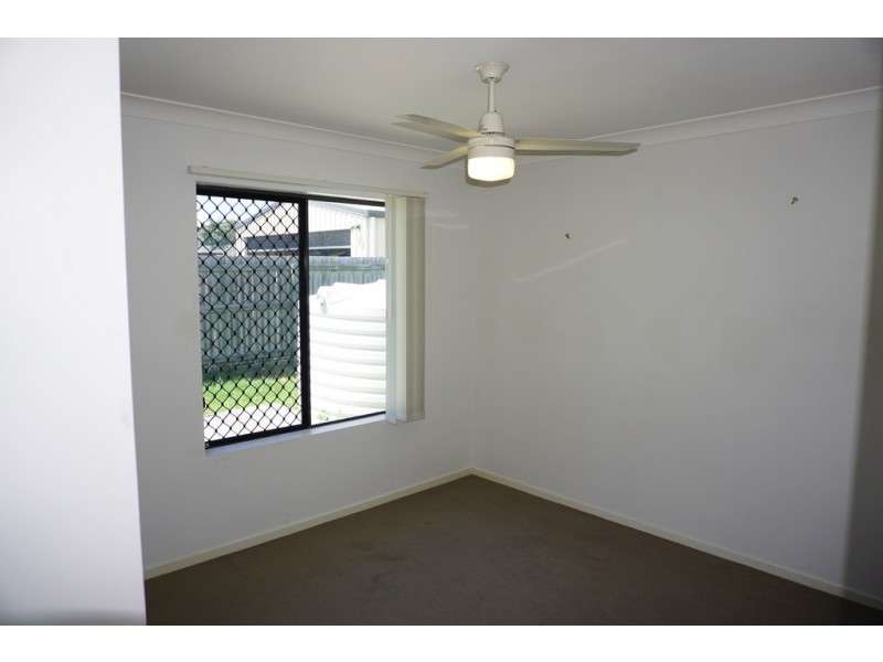 10 Schooner Avenue, Shoal Point QLD 4750
