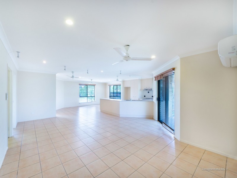 9 Dustwill Street, Eimeo QLD 4740