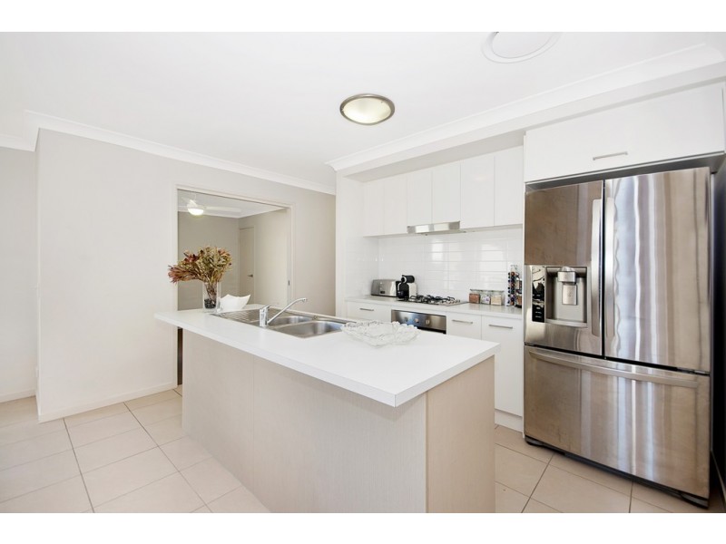 19 Elgans Parade, Rural View QLD 4740