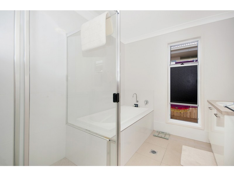 19 Elgans Parade, Rural View QLD 4740