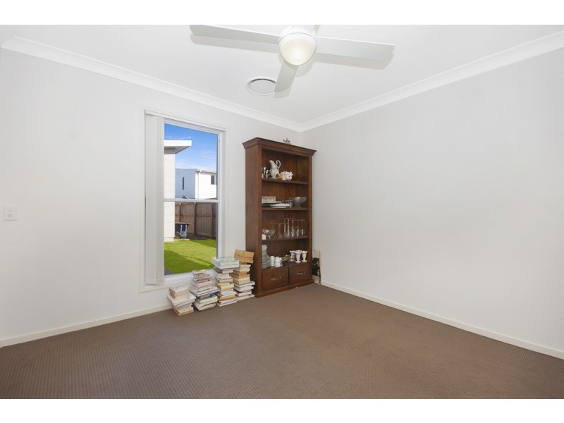19 Elgans Parade, Rural View QLD 4740