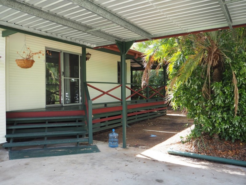 8 Phillips St, Dysart QLD 4745