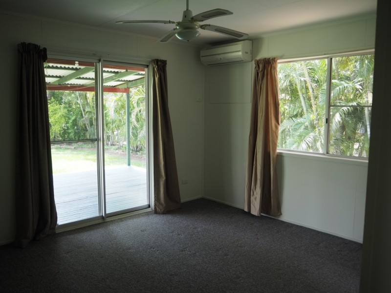 8 Phillips St, Dysart QLD 4745