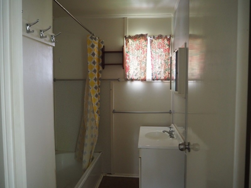 8 Phillips St, Dysart QLD 4745