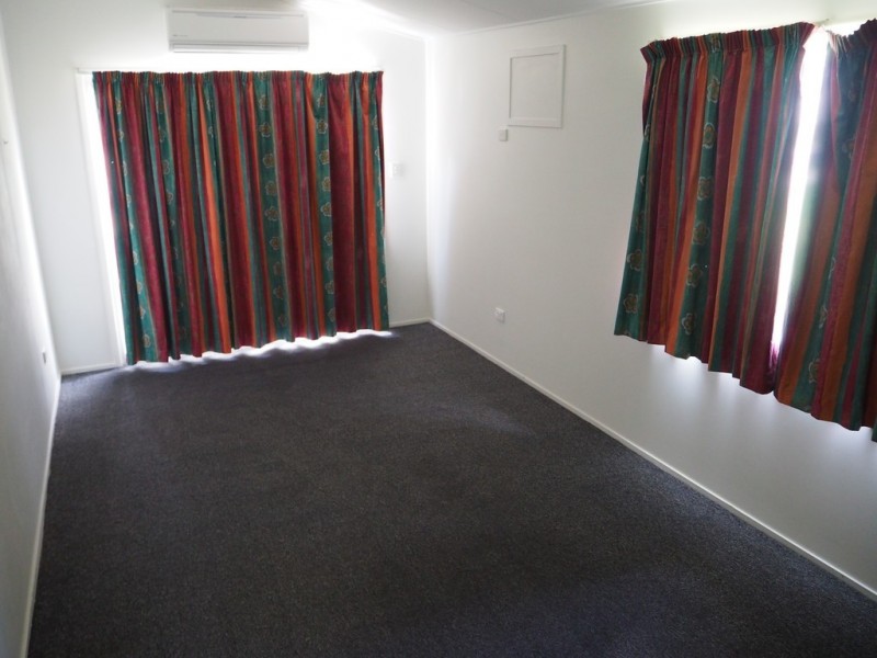 8 Phillips St, Dysart QLD 4745