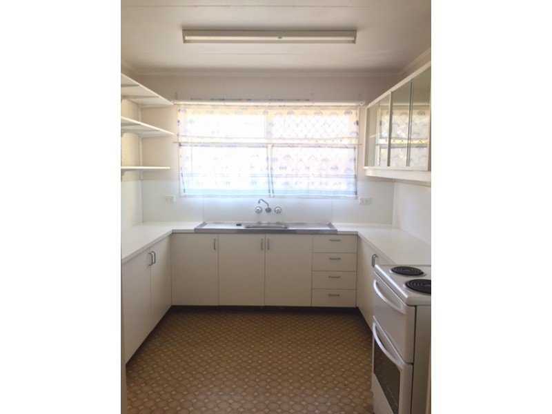 11 Bellarine Ct, Dysart QLD 4745