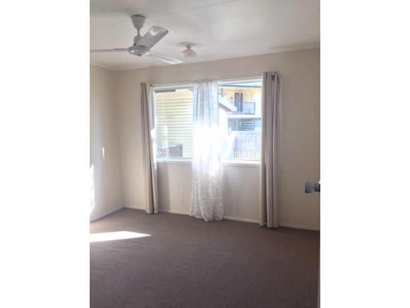 11 Bellarine Ct, Dysart QLD 4745