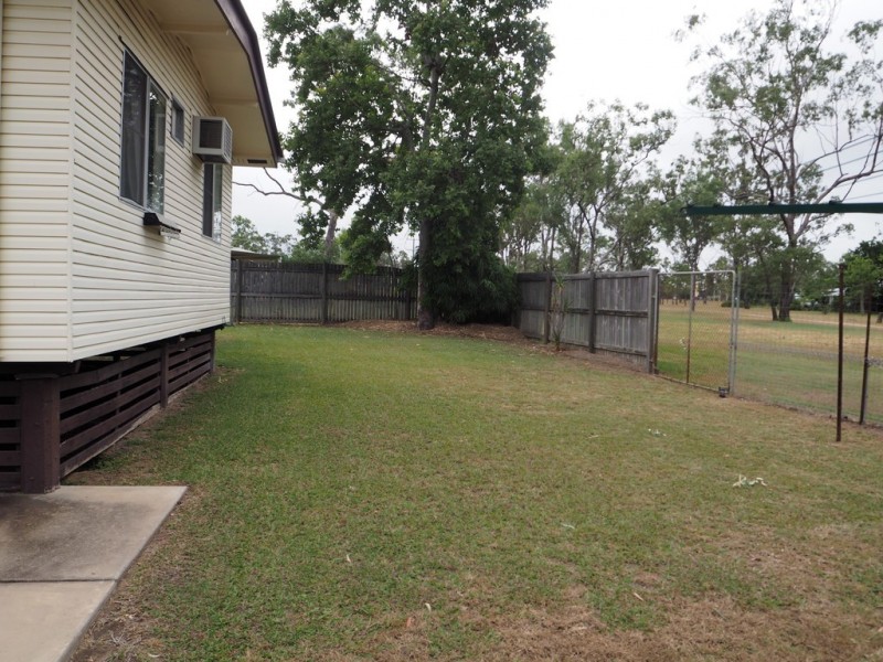 11 Bellarine Ct, Dysart QLD 4745