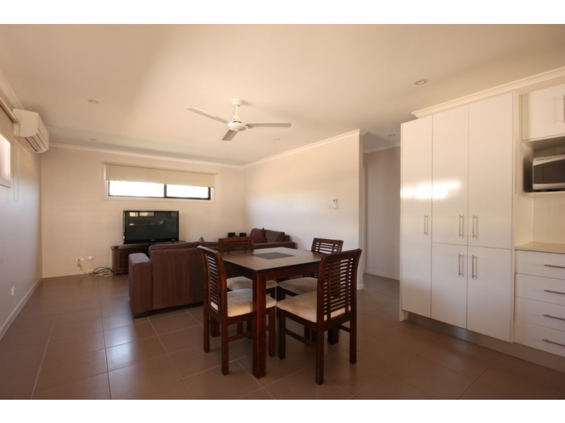 1/5 Atkinson St, Middlemount QLD 4746
