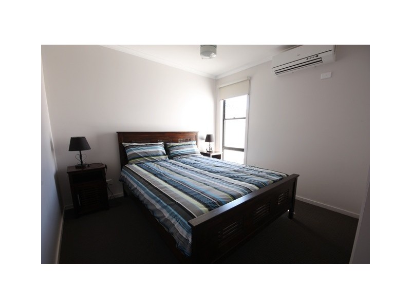 1/5 Atkinson St, Middlemount QLD 4746