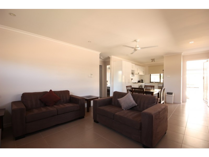 1/5 Atkinson St, Middlemount QLD 4746