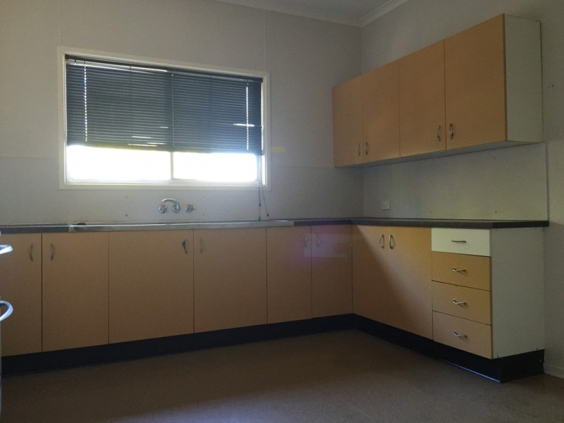 17 Cuthbert Street, Moranbah QLD 4744