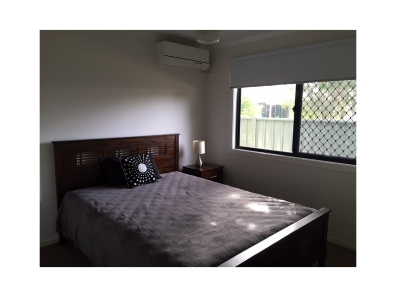 Unit 4, 5 Atkinson St, Middlemount QLD 4746