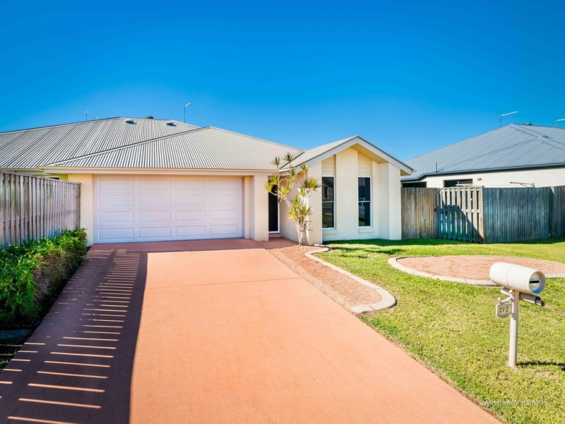 2/2 Duranbah Circuit, Blacks Beach QLD 4740