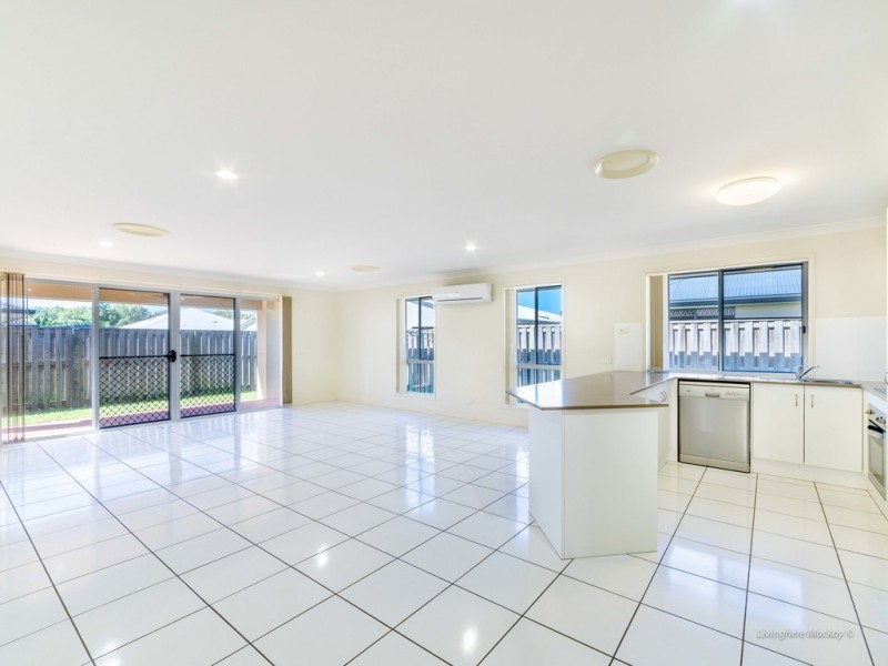 2/2 Duranbah Circuit, Blacks Beach QLD 4740