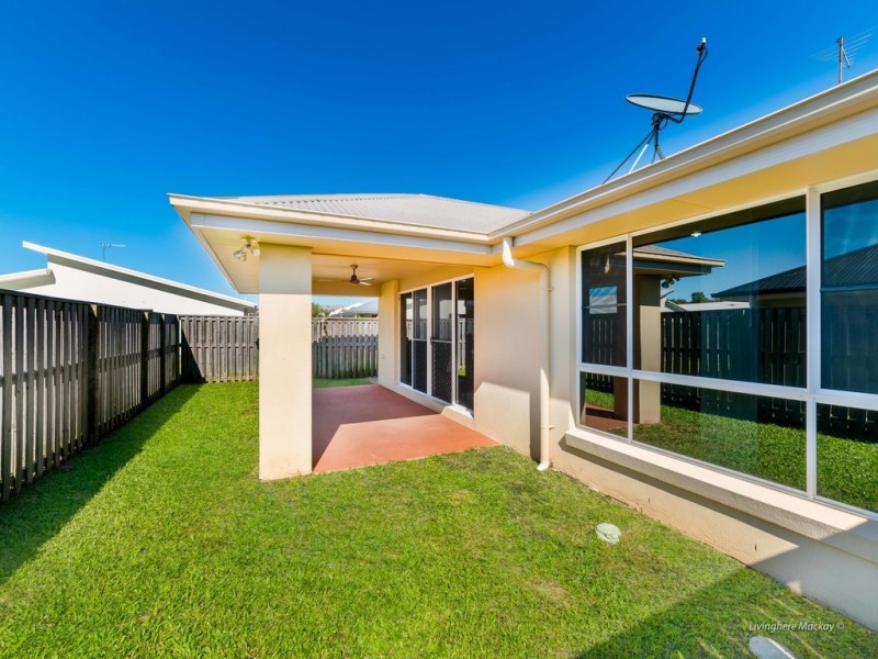2/2 Duranbah Circuit, Blacks Beach QLD 4740