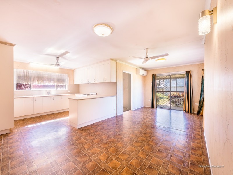 42 Thorning St, West Mackay QLD 4740