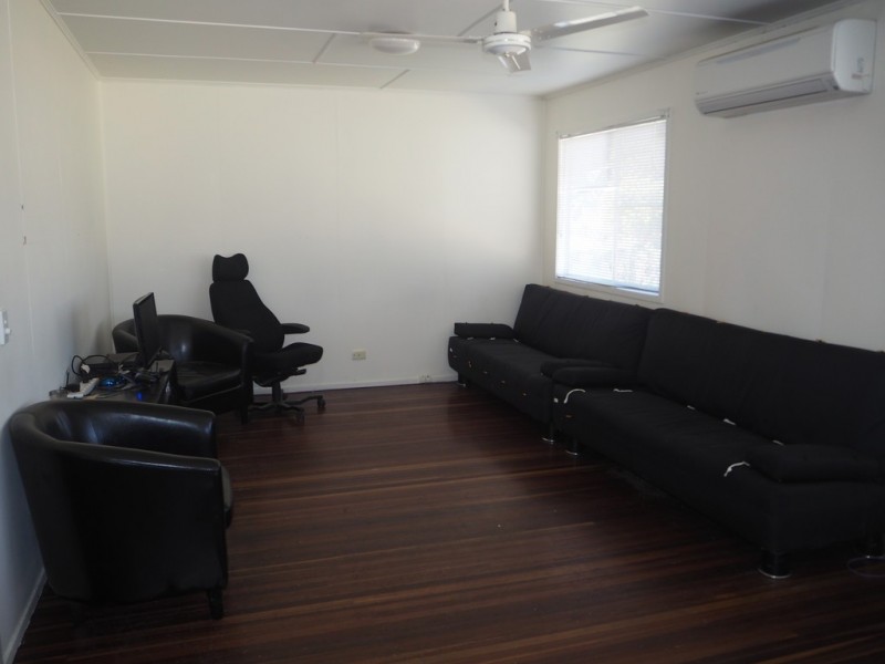 1 Spring St, Dysart QLD 4745