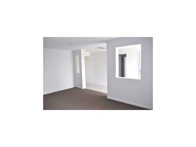 21 Coralie Crt, Mirani QLD 4754