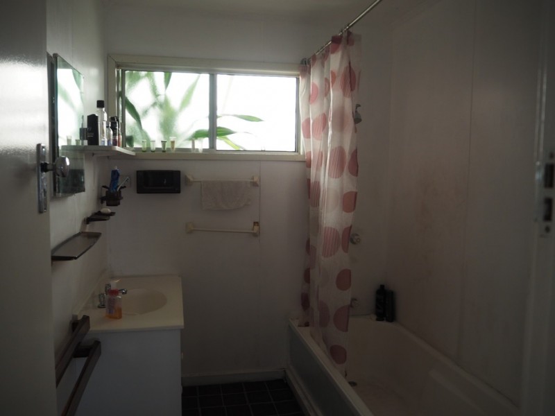 6 Wallace Street, Dysart QLD 4745