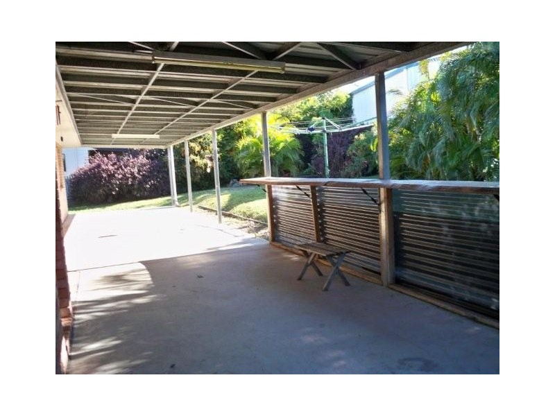 8 Geoffrey Thomas Drive, Bucasia QLD 4750