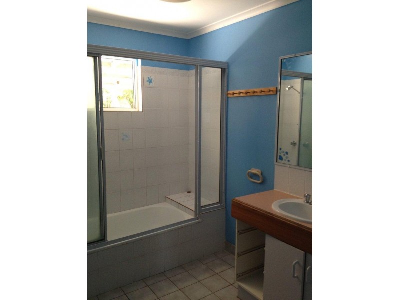 8 Geoffrey Thomas Drive, Bucasia QLD 4750