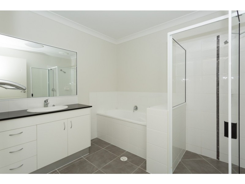 1/9 Galleon Circuit, Bucasia QLD 4750