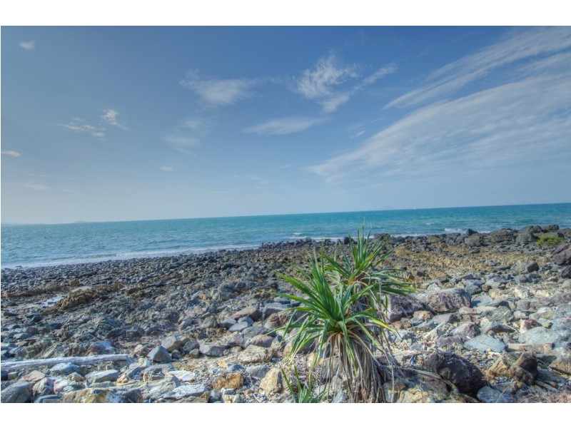 1 Kingfisher Street, Slade Point QLD 4740