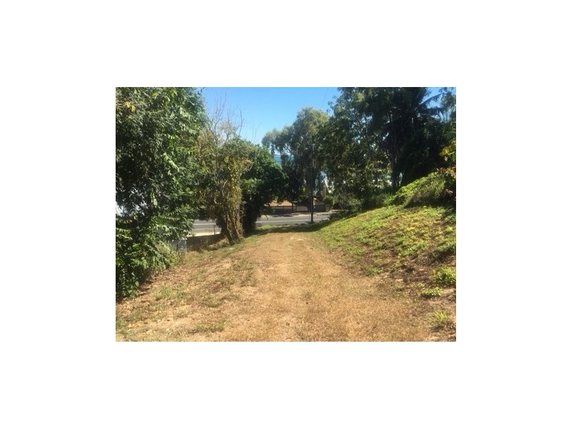 1 Kingfisher Street, Slade Point QLD 4740