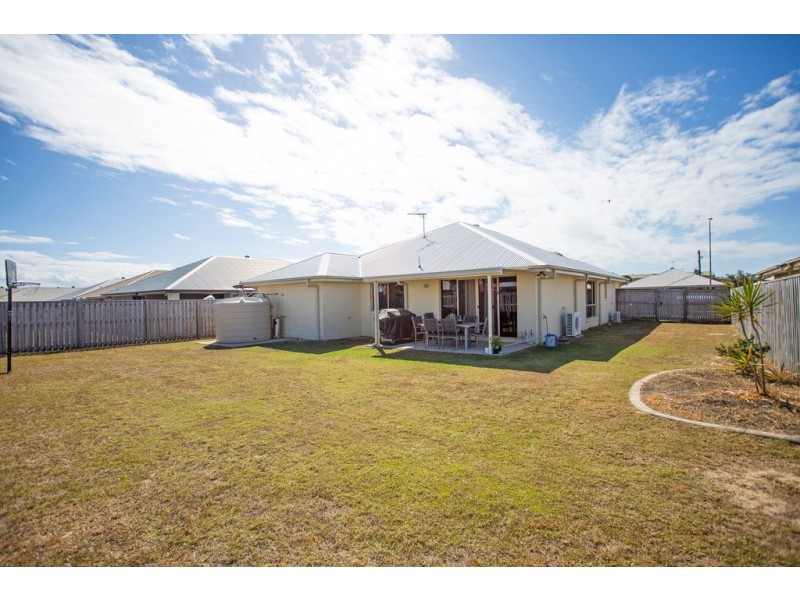 49 Schooner Avenue, Bucasia QLD 4750