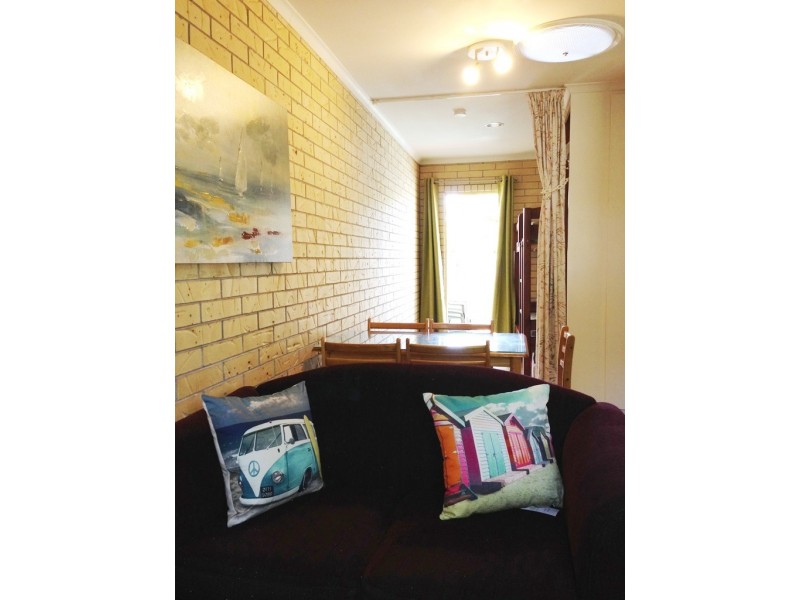 5/4 Symons Avenue, Bucasia QLD 4750