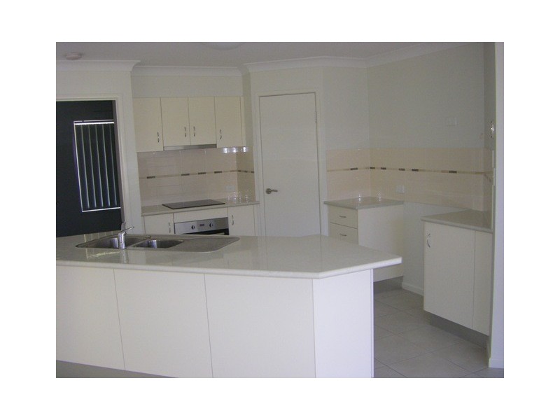 8 Amelia, Mirani QLD 4754