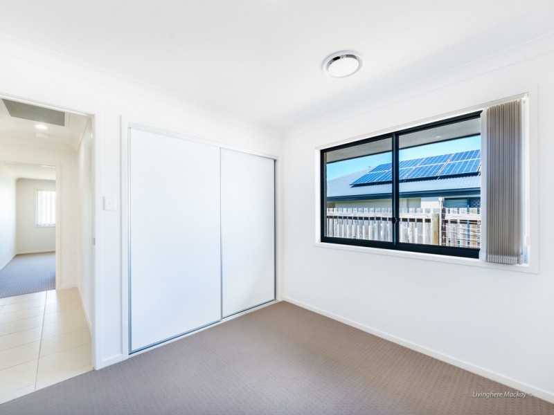 11 Yatay Street, Rural View QLD 4740