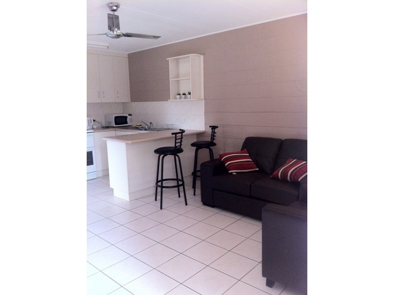 1/6 Skylark Street, Slade Point QLD 4740