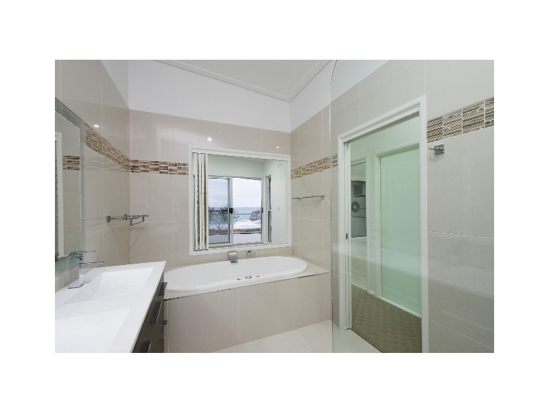 6 19 Marina Beach Parade, Mackay Harbour QLD 4740