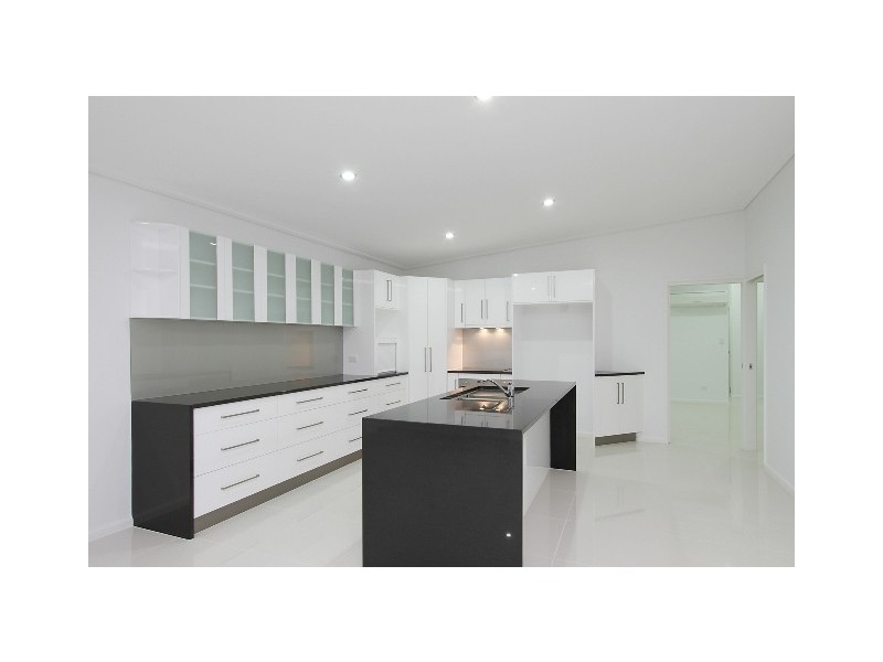 6 19 Marina Beach Parade, Mackay Harbour QLD 4740