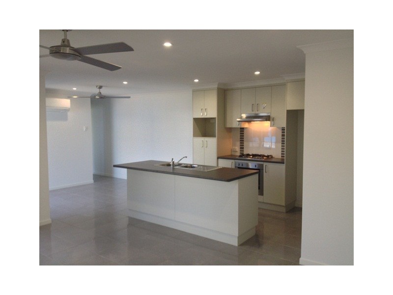2/21 Maranark Avenue, Glenella QLD 4740