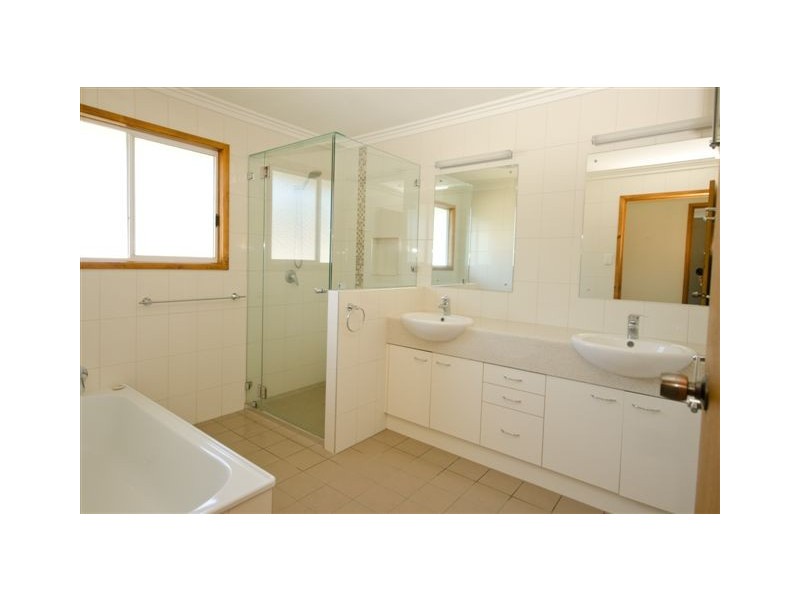 17 Raymond Crocker Avenue, North Mackay QLD 4740