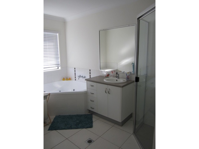 16 Seafarer Court, Blacks Beach QLD 4740