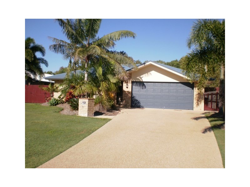 39 Michelle Crescent, Bucasia QLD 4750