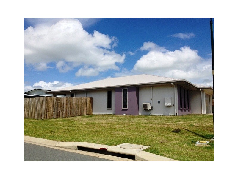 2 Salisbury Place, Ooralea QLD 4740