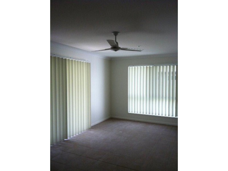 18 Isobel Ave, Mirani QLD 4754
