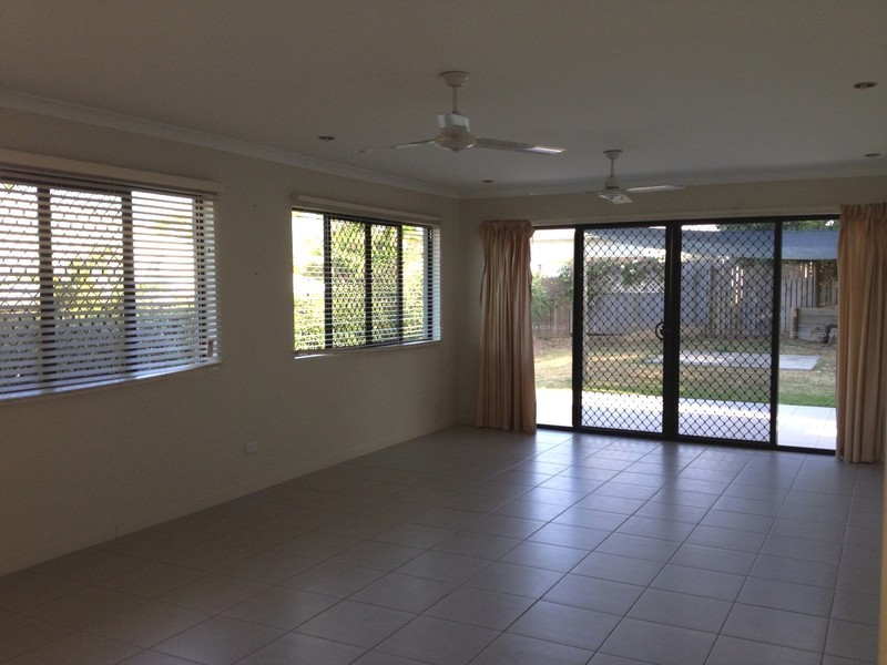 3 Grange Court, Eimeo QLD 4740